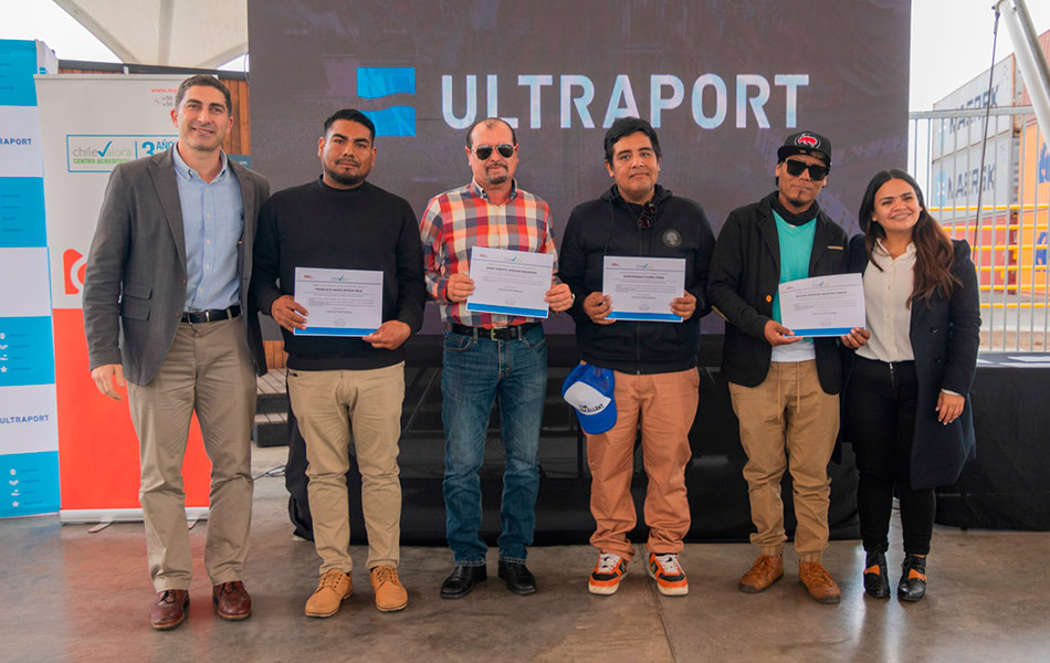 Más de 120 trabajadores portuarios certificados en competencias laborales de transporte marítimo